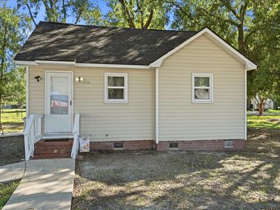 Photo 1 of 25 : 4728 Mixson Avenue