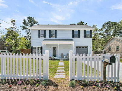 Photo 1 of 25 : 5889 Rhett Avenue