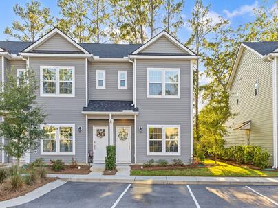 Photo 1 of 25 : 304 Twin Rivers Drive