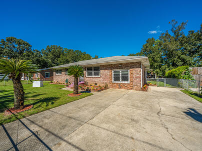 Photo 1 of 25 : 104 Aldene Avenue