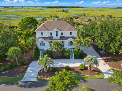 Photo 1 of 25 : 21 Seagrass Lane