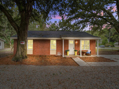 Photo 1 of 25 : 3285 Peyton Street