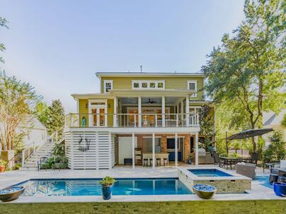 Photo 1 of 25 : 2113 Beckenham Drive