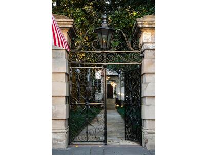 Photo 1 of 25 : 32 Legare Street
