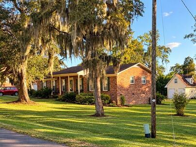 Photo 1 of 20 : 1324 Old Fort Road