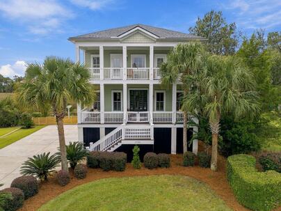 Photo 1 of 25 : 1906 Creek Drive