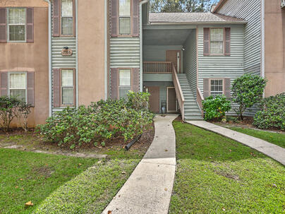 Photo 1 of 25 : 7951 Cricket Court, #Unit 403 Apt C