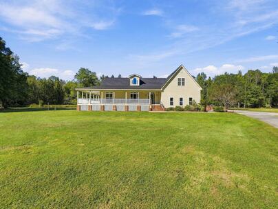 Photo 1 of 25 : 210 Knotty Oak Drive