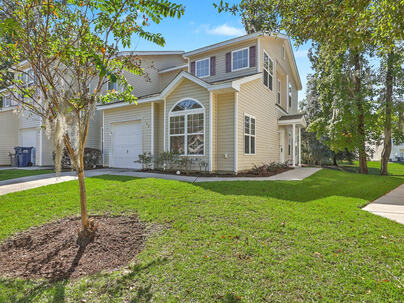 Photo 1 of 25 : 158 Grand Oaks Drive