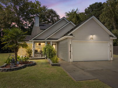 Photo 1 of 25 : 1314 Lawton Court