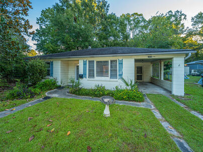 Photo 1 of 25 : 1716 Avalon Circle