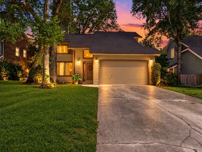 Photo 1 of 25 : 301 Anadale Court