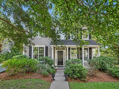 Photo 1 of 25 : 1399 Lakecrest Court