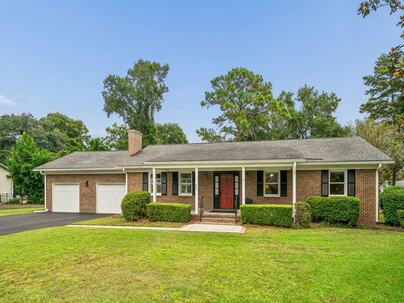 Photo 1 of 25 : 963 Lakeview Drive