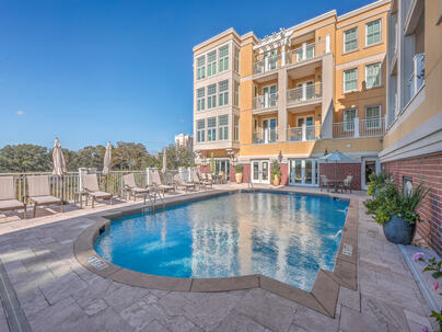 Photo 1 of 25 : 5016 Old Bridgeview Lane, #5016