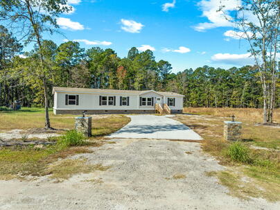 Photo 1 of 25 : 170 Caboose Court