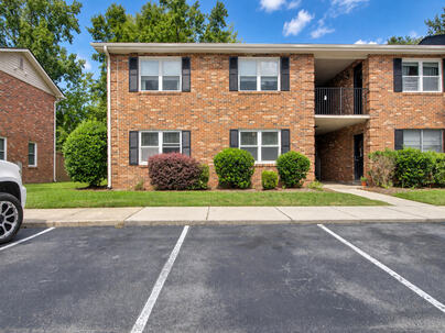 Photo 1 of 25 : 415 Parkdale Drive, #19a