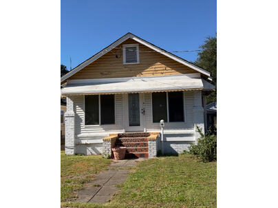 Photo 1 of 9 : 19 Laurel Avenue