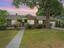 Photo 2 of 25 : 5112 Victoria Avenue