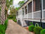 Photo 3 of 25 : 407 Royall Avenue
